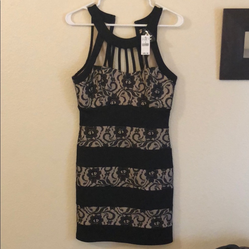 Gorgeous cocktail, little black, lace dress